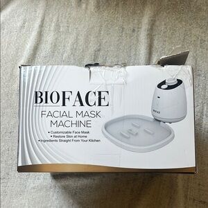 White Skincare Mask Machine